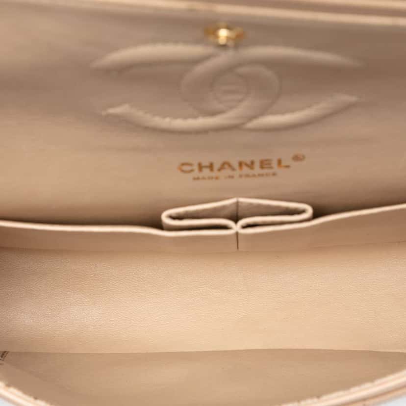 Chanel Medium Classic Caviar Double Flap Brown Leather Good condition - Model View