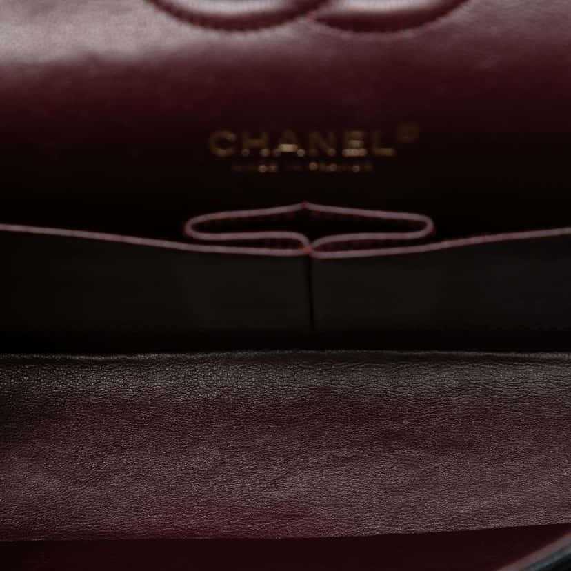 Chanel Medium Classic Caviar Double Flap Black Leather Good condition - Model View