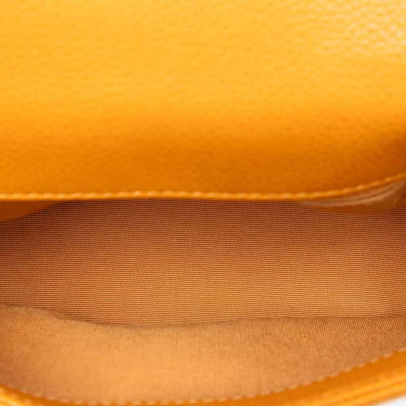 Chanel Mini Quilted Caviar Carry Around Flap Orange Leather Very good condition - Model View