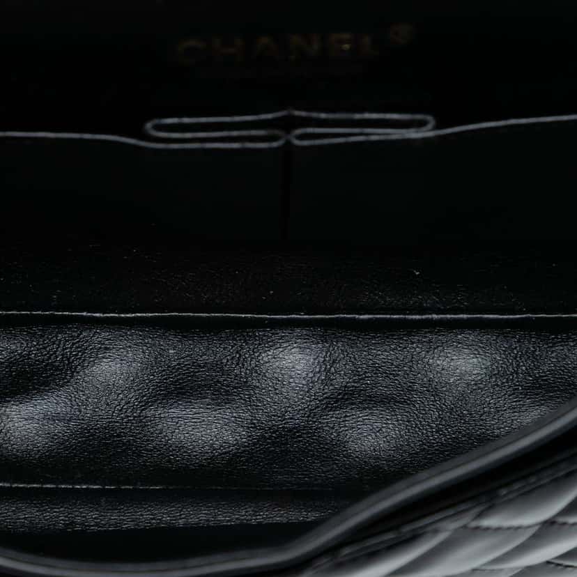 Chanel Medium Classic Patent Double Flap Black Leather Good condition - Model View