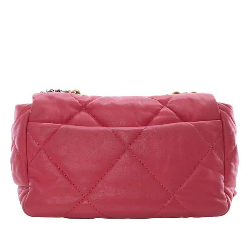 Chanel Medium Lambskin 19 Flap Pink Leather Good condition - Model View