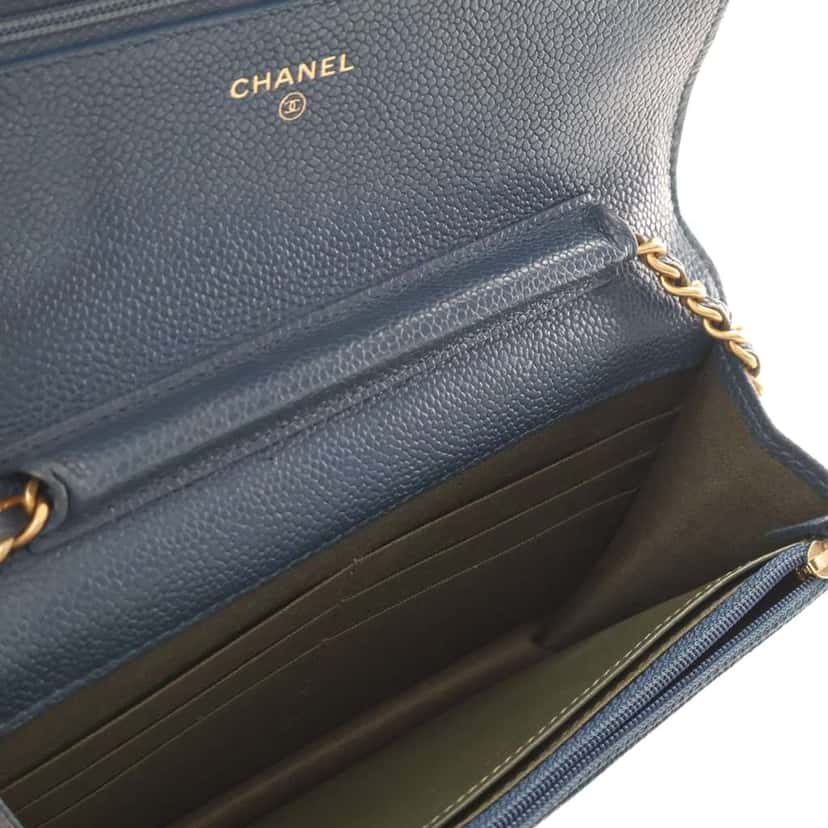 Chanel Quilted Caviar Boy Wallet on Chain Blue Leather Very good condition - Model View