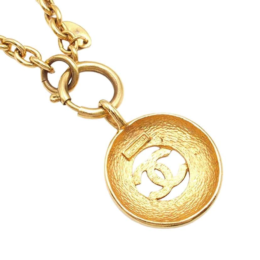Chanel CC Gold Plated Round Pendant Necklace Gold Metal Very good condition - Inside View