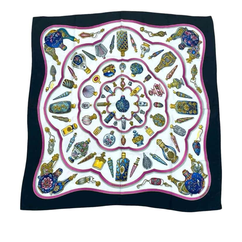 Hermès Qu Importe le Flacon Silk Scarf 90 White Silk Good condition - Back View