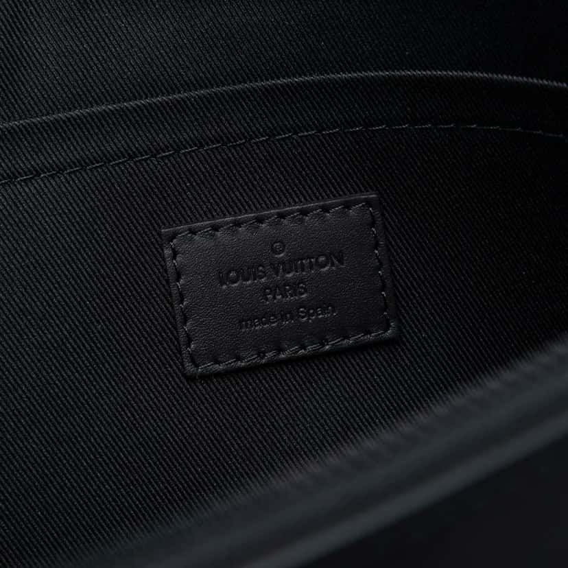 Louis Vuitton Monogram Shadow Discovery Pochette Black Leather Good condition - Box View