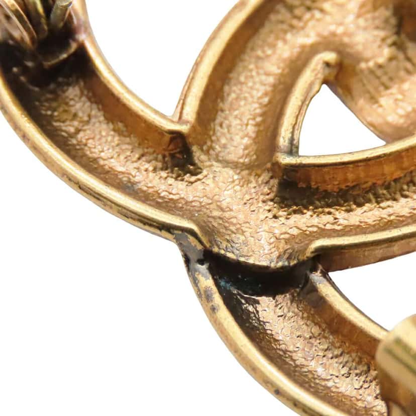Chanel Gold Plated CC Brooch Gold Metal Good condition - Model View