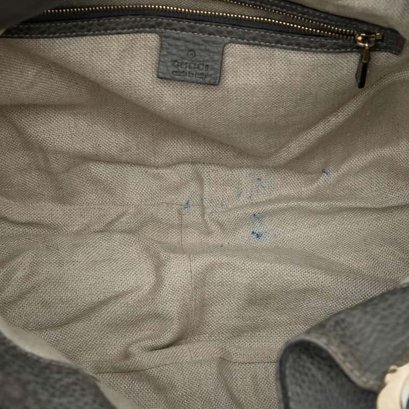 Gucci Leather Charlotte Tote Grey Leather Good condition - Model View