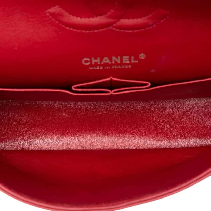 Chanel Medium Classic Patent Double Flap Red Leather Good condition - Model View