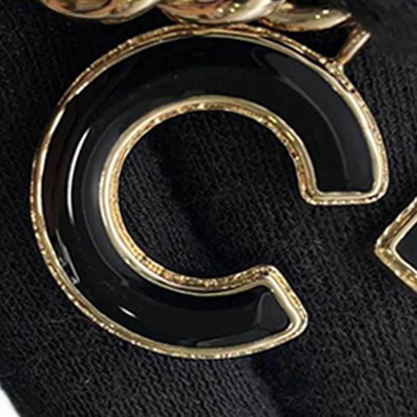 Chanel CC Gold Plated Enamel Logo Charm Bracelet Gold Metal Good condition - Model View
