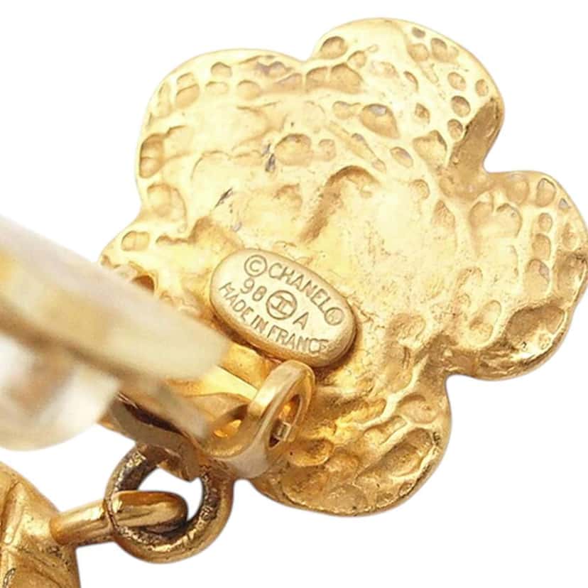 Chanel Gold Plated Quilted Camellia Drop Clip on Earrings Gold Metal Good condition - Box View