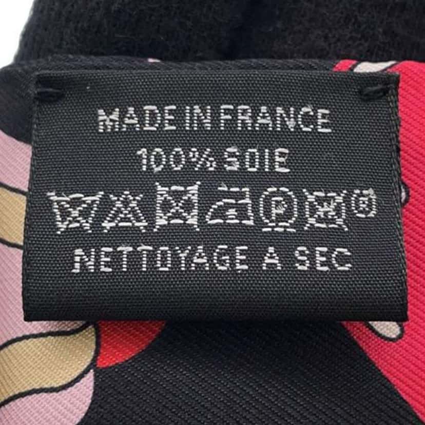 Hermès 20th Anniversary La Patisserie Francaise Charms Silk Twilly Scarf Black Silk Good condition - Box View