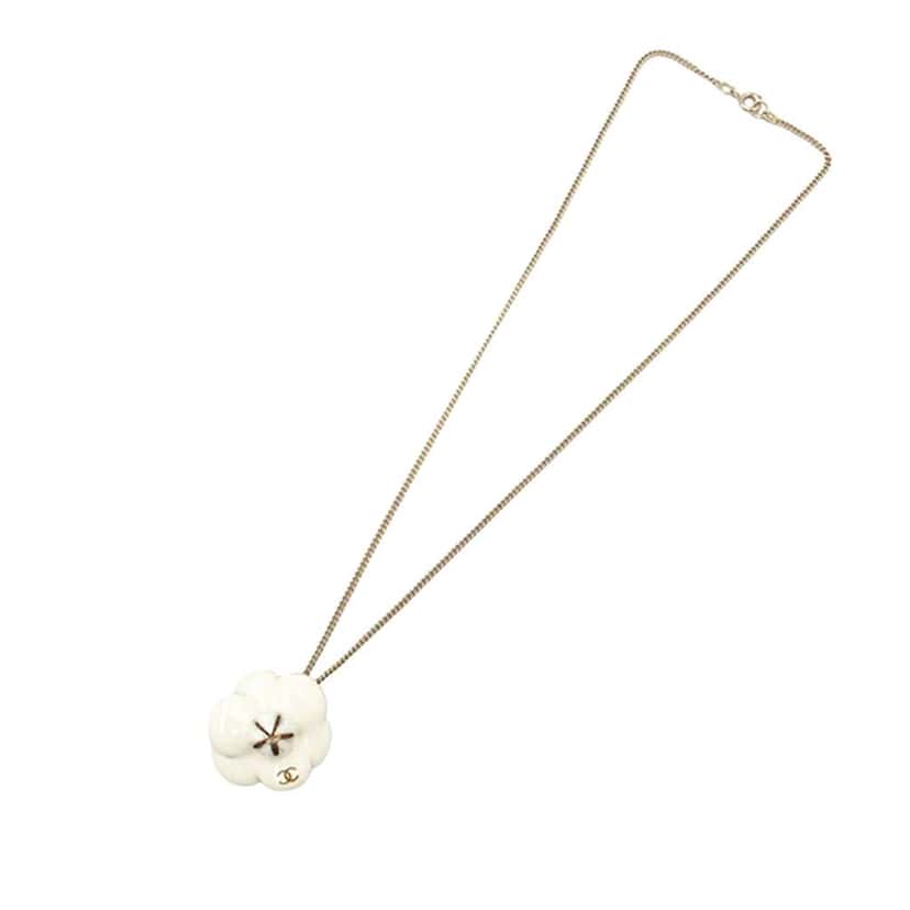 Chanel CC Gold Plated Enamel Camellia Pendant Necklace Gold Metal Good condition - Front View