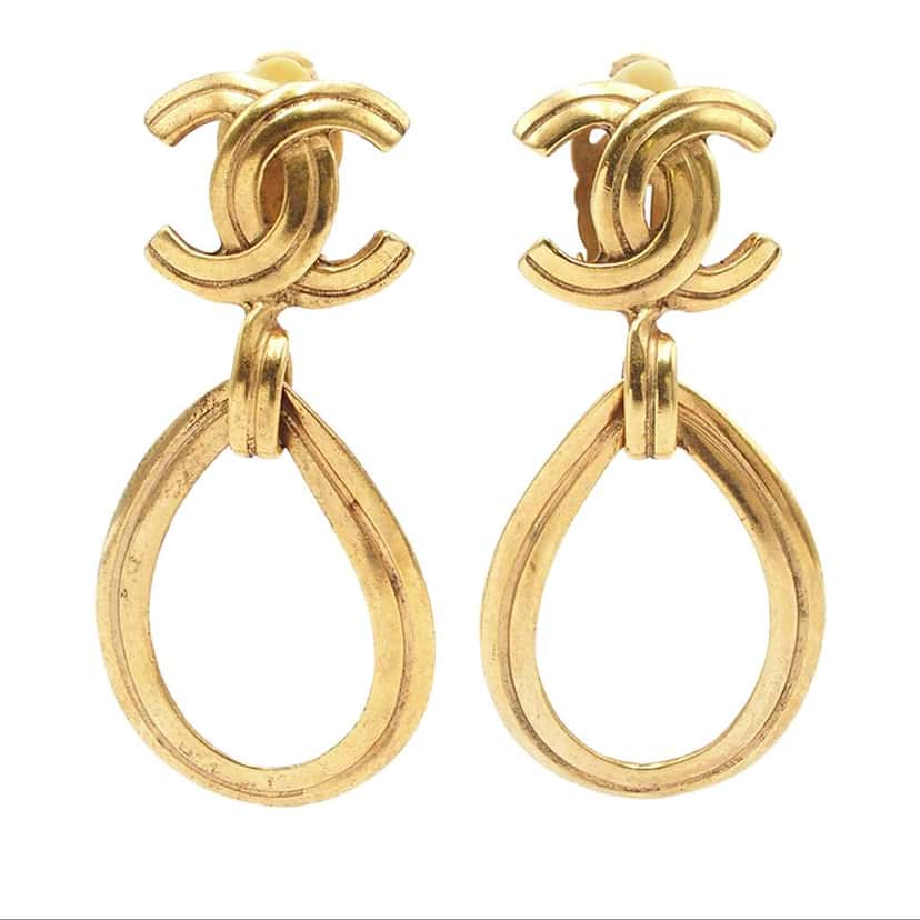 Chanel CC Gold Plated Teardrop Dangle Hoop Clip On Earrings Gold Metal Very good condition - Front View