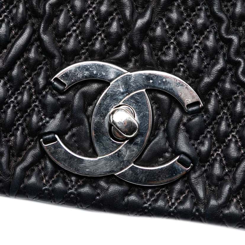 Chanel CC Quilted Astrakhan Single Flap Black Leather Very good condition - Box View