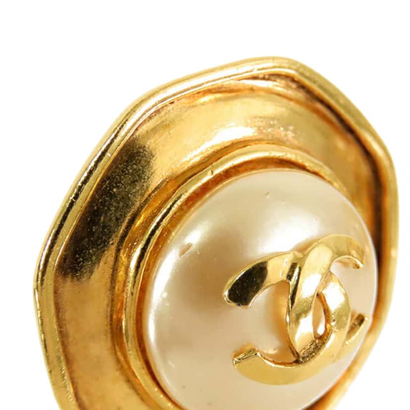Chanel CC Gold Plated Faux Pearl Octagon Clip on Earrings Gold Metal Good condition - Inside View
