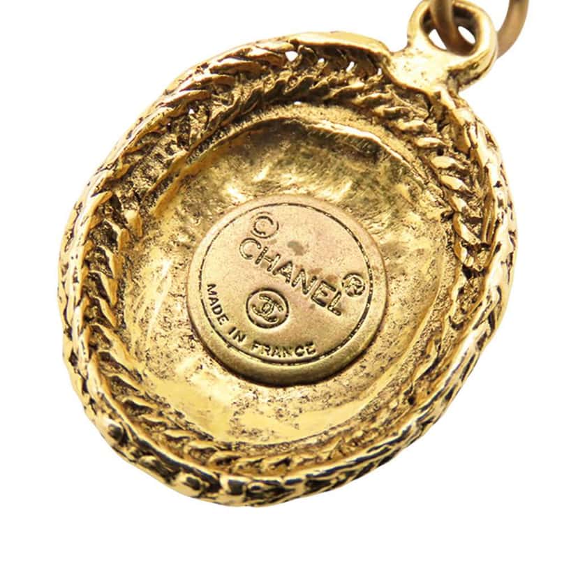 Chanel CC Gold Plated Oval Pendant Necklace Gold Metal Good condition - Inside View