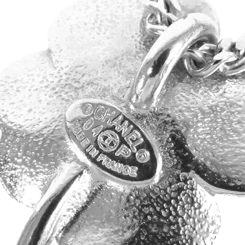 Chanel CC Silver Plated Crystal Clover Pendant Necklace Silver Metal Good condition - Model View
