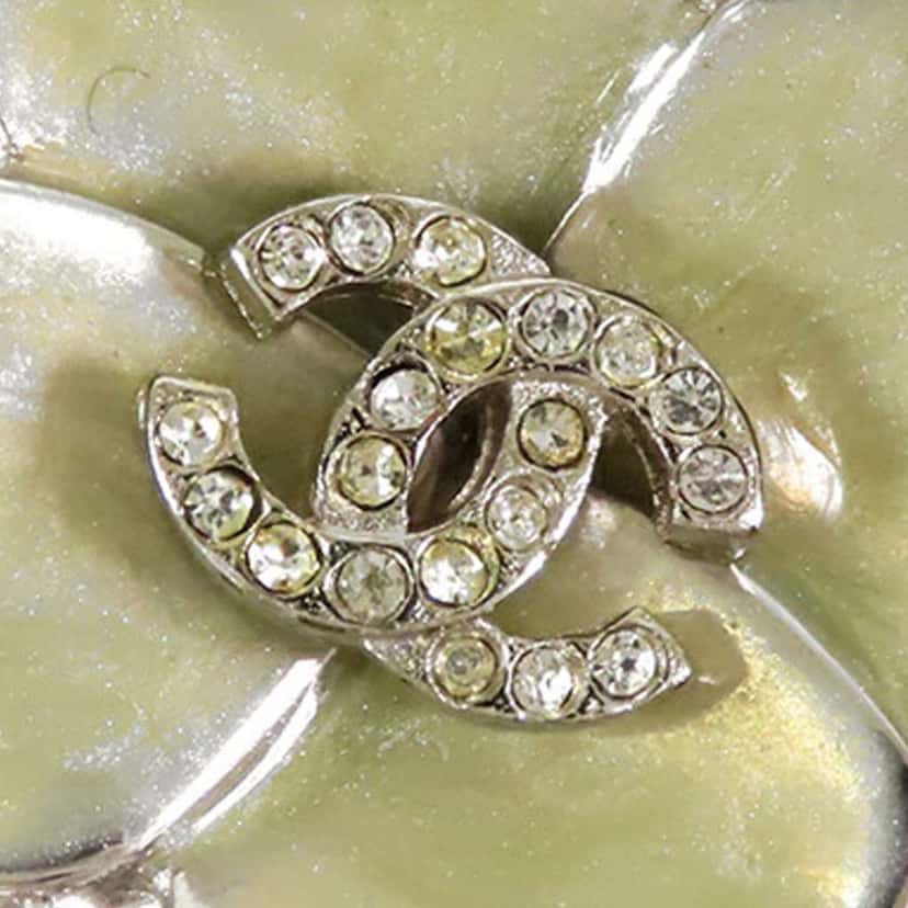 Chanel CC Silver Plated Crystal Clover Pendant Necklace Silver Metal Good condition - Box View