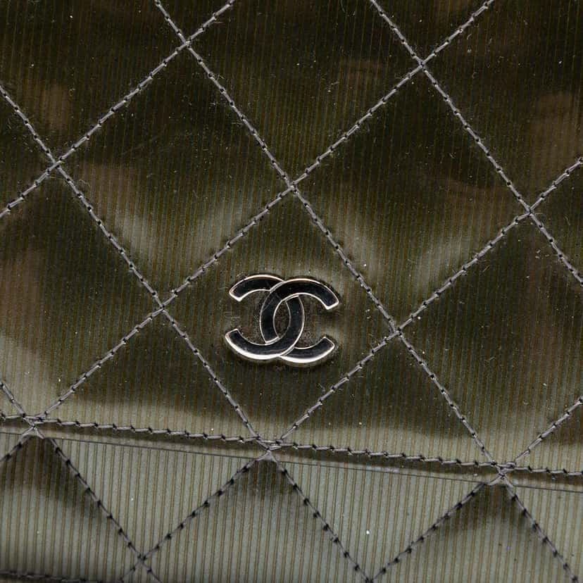 Chanel CC Quilted Metallic Patent Striped Wallet on Chain Green Leather Good condition - Box View