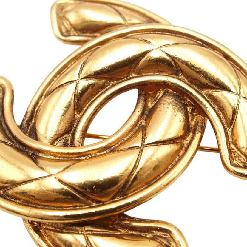 Chanel Gold Plated CC Quilted Brooch Gold Metal Good condition - Box View