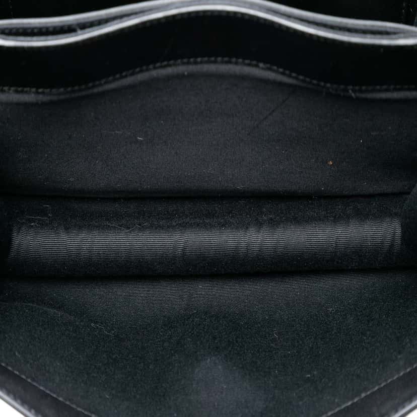 Saint Laurent Lambskin Monogram Flap Crossbody Black Leather Good condition - Model View