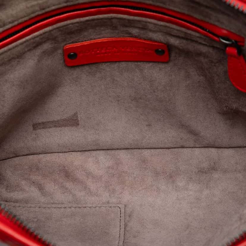 Bottega Veneta Nappa Intrecciato Nodini Crossbody Red Leather Very good condition - Model View