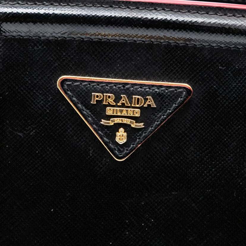 Prada Saffiano Vernice Satchel Black Leather Good condition - Box View