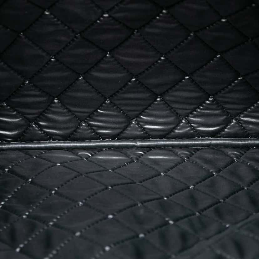 Chanel Large CC Bicolor Quilted Lambskin Clutch Black Leather Very good condition - Model View