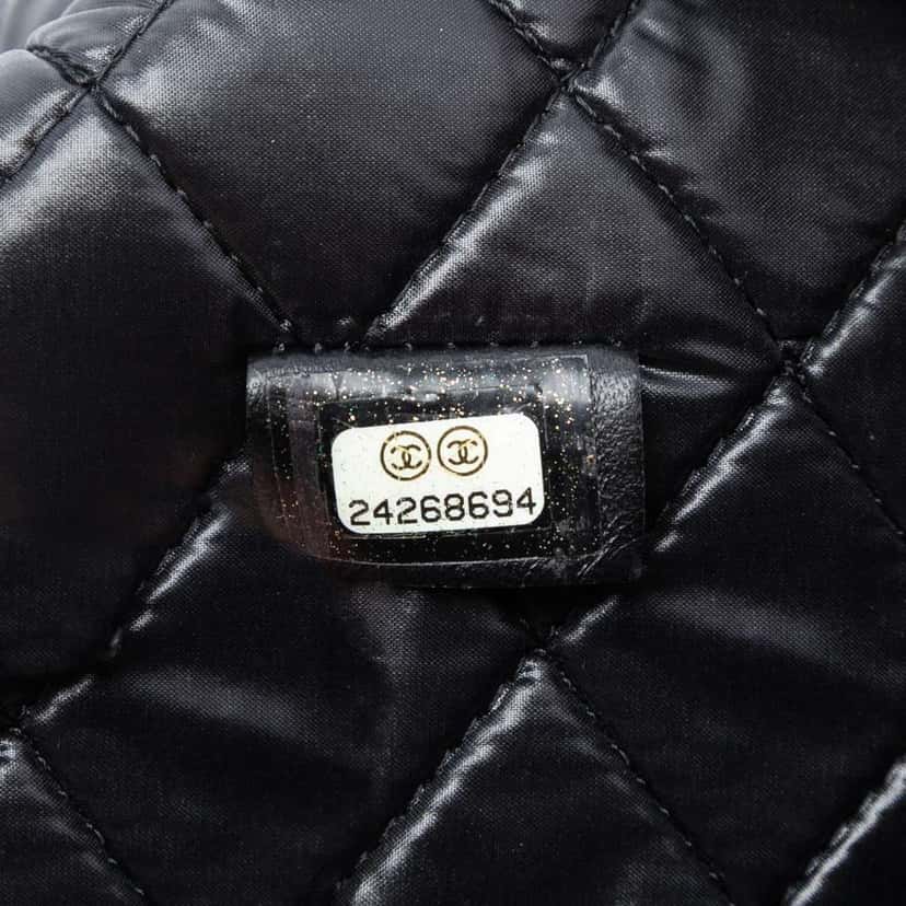 Chanel Large CC Bicolor Quilted Lambskin Clutch Black Leather Very good condition - Box View