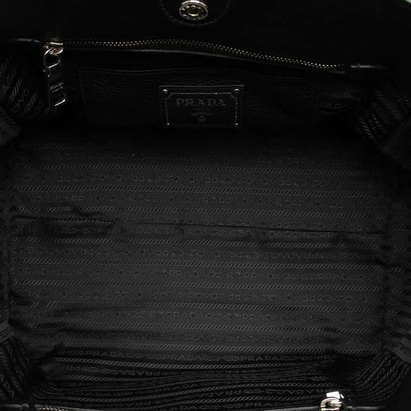 Prada Vitello Daino Shopping Tote Black Leather Good condition - Model View