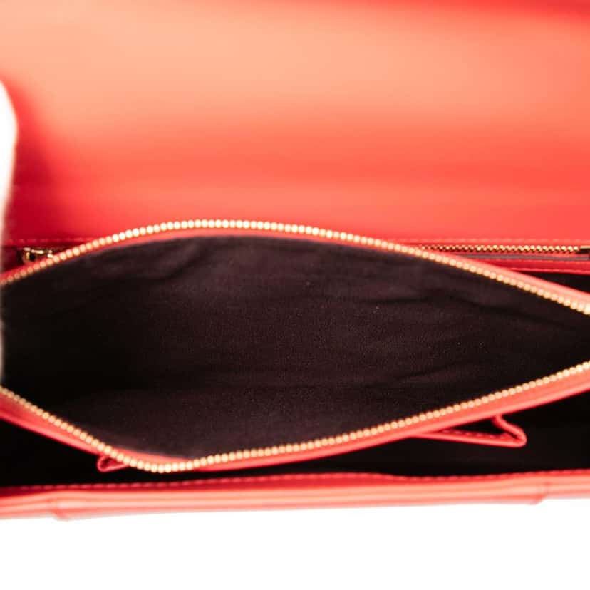 Bvlgari Medium Calfskin Serpenti Forever Shoulder Bag Red Leather Good condition - Model View