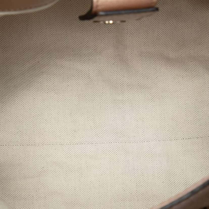 Gucci Medium Calfskin Sukey Tote Pink Leather Good condition - Model View