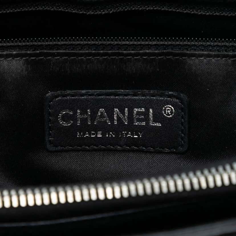 Chanel Caviar Grand Shopping Tote Black Leather Very good condition - Box View