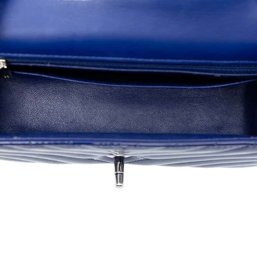 Chanel Mini Rectangular Classic Chevron Patent Single Flap Blue Leather Very good condition - Model View