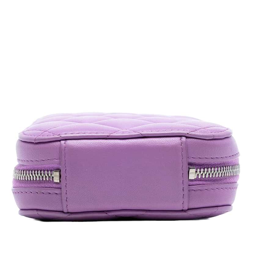 Chanel CC Quilted Lambskin Zip Phone Case Purple Leather Very good condition - Inside View