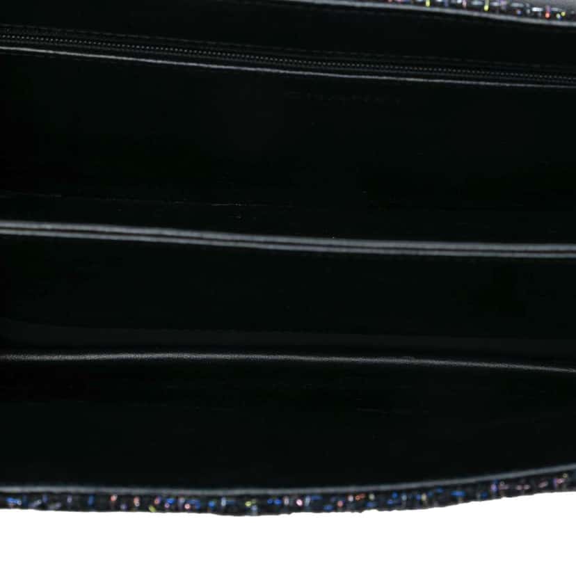 Chanel Large Quilted Tweed Beauty Lock Flap Black Tweed Very good condition - Model View