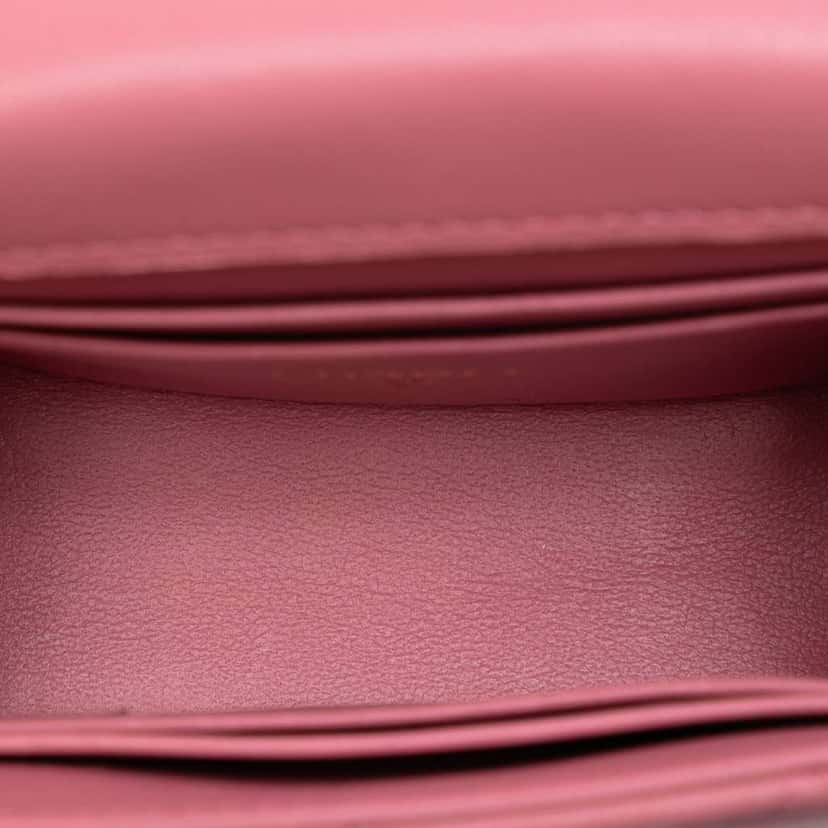 Chanel CC Lambskin Top Handle Flap Coin Purse with Chain Pink Leather Good condition - Model View