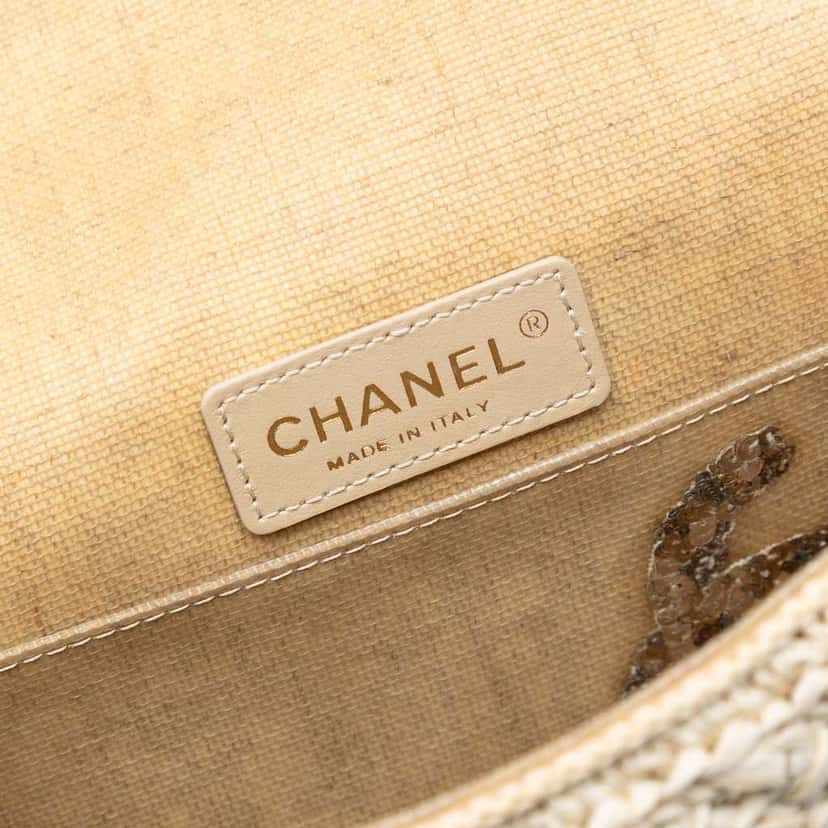 Chanel Medium Classic Raffia Crochet Single Flap Brown Good condition - Model View