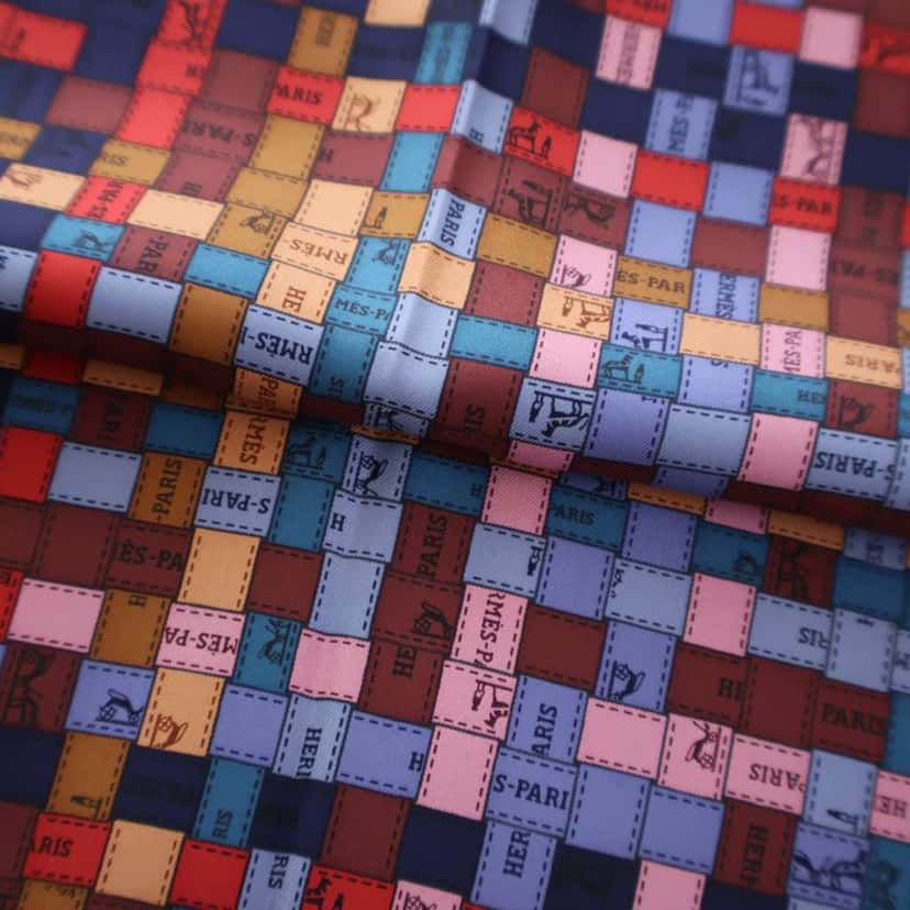 Hermès Bolduc Au Carre Silk Scarf Red Silk Good condition - Model View