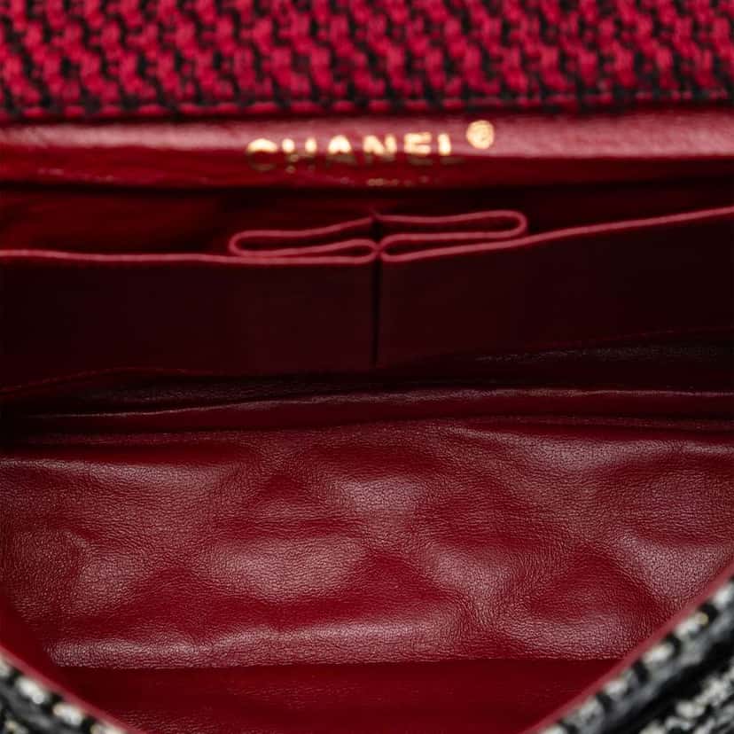 Chanel Medium CC Tweed Multi Print Double Flap Red Tweed Very good condition - Model View