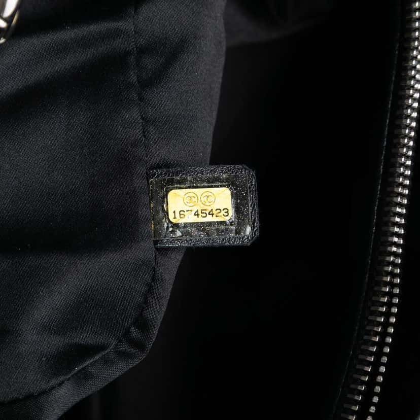 Chanel Caviar Grand Shopping Tote XL Black Leather Very good condition - Box View