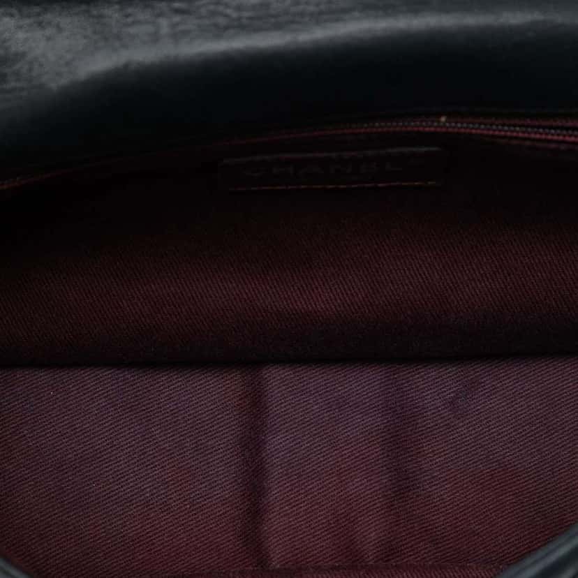 Chanel Medium Iridescent Calfskin In The Mix Flap Black Leather Good condition - Model View