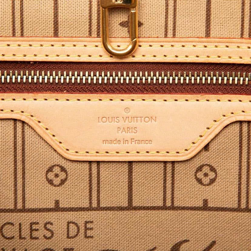 Louis Vuitton Monogram Neverfull MM Brown Very good condition - Model View