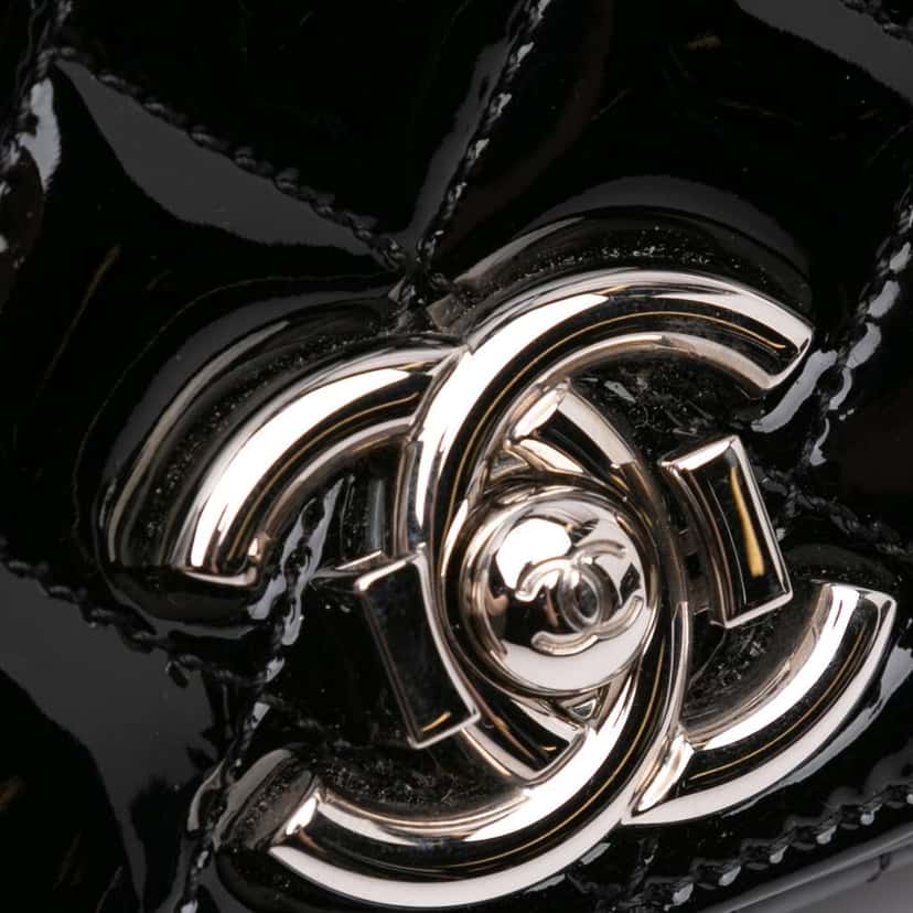 Chanel Medium Patent Coco Boy Flap Black Leather Good condition - Box View
