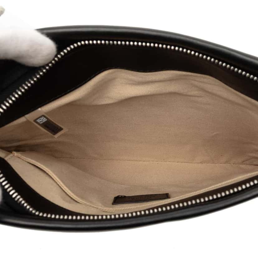 Chloé Medium Quilted Smooth Calfskin Roy Clutch Black Leather Good condition - Model View