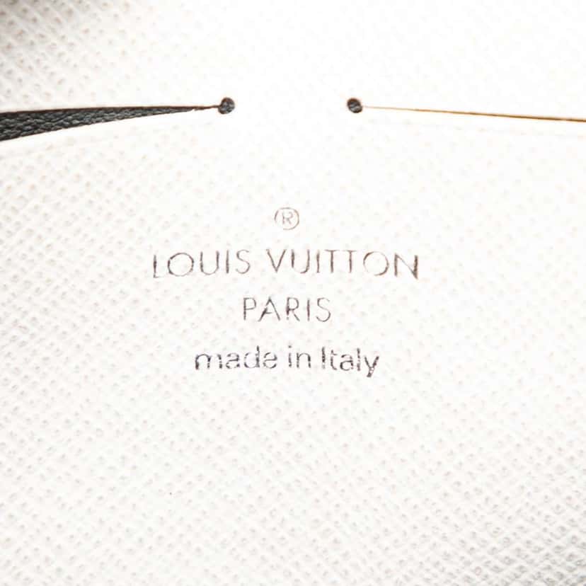 Louis Vuitton Monogram Taigarama Pochette Voyage MM Grey Good condition - Box View