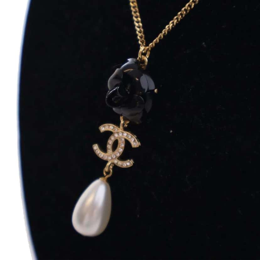 Chanel CC Gold Plated Faux Pearl and Crystal Drop Pendant Necklace Gold Metal Good condition - Back View