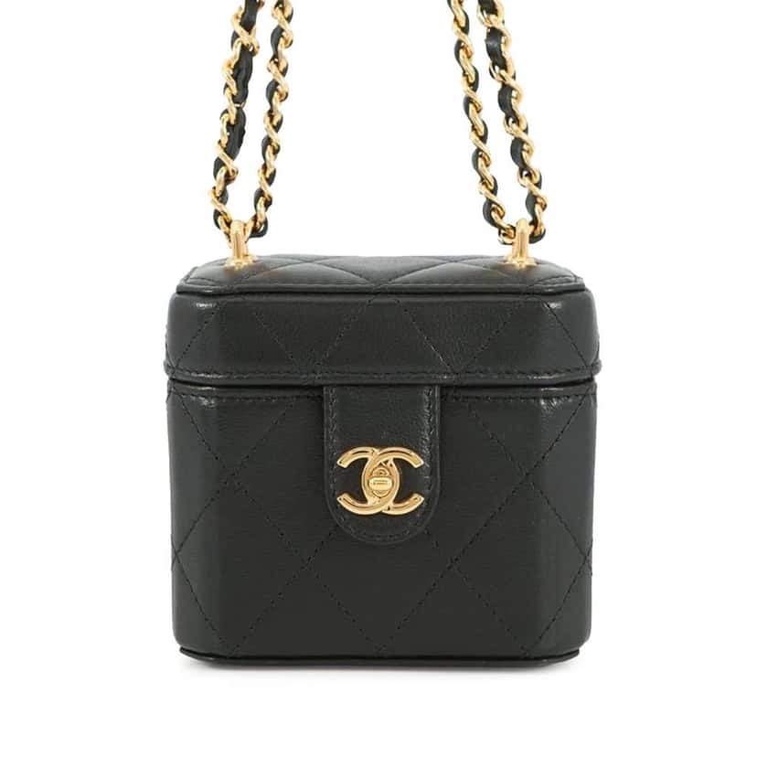 Chanel Mini CC Quilted Lambskin Vanity Case with Chain Black Leather Very good condition - Front View