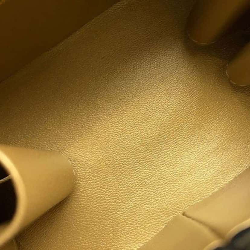 Chanel Mini CC Quilted Lambskin Vanity Case with Chain Black Leather Very good condition - Box View