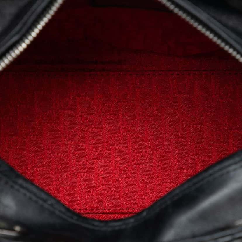 Dior Medium Lambskin Cannage Lady Dior Black Leather Good condition - Model View